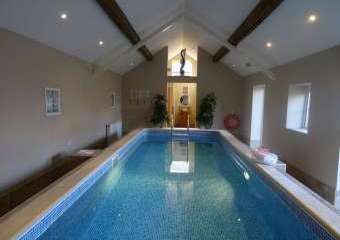 William's Hayloft - 5 Star with Swimming Pool and Toddler Play Area  - Whitchurch, 