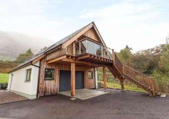 Couples Apartment with Loch Views  - Ardgour, 